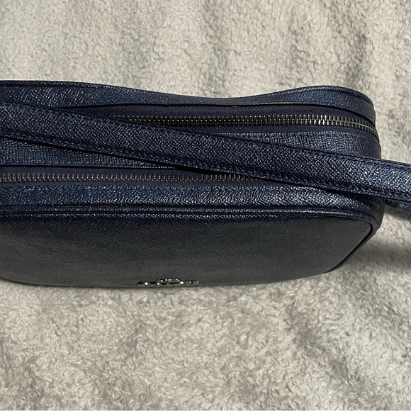 Coach Camera Bag - Picture 4 of 7